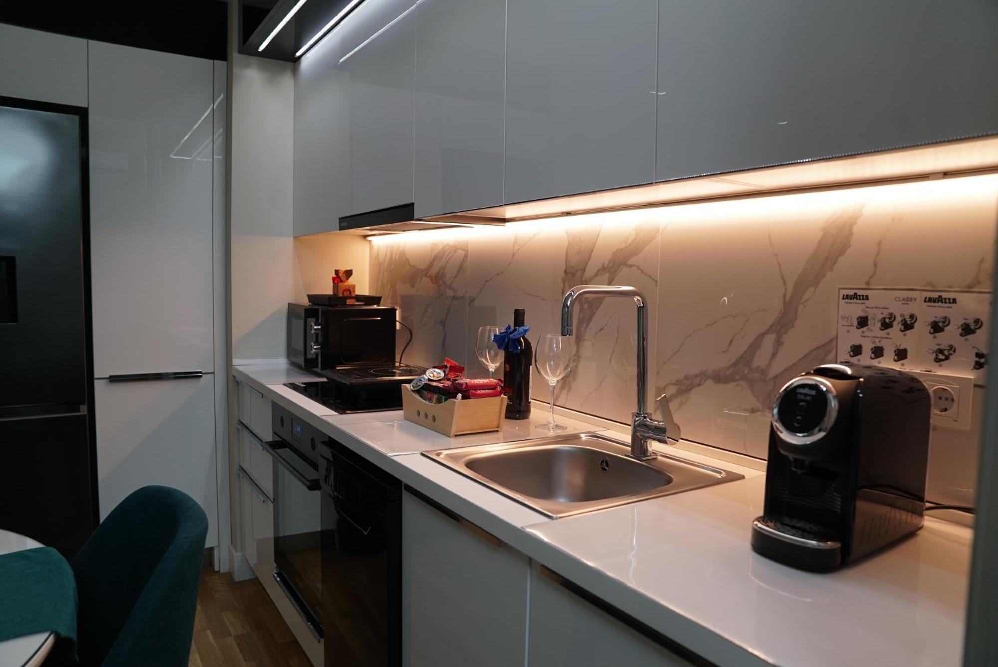 Diamond 72 Apartment , Skopje City - Center, Diamond Residences, Free Parking מראה חיצוני תמונה